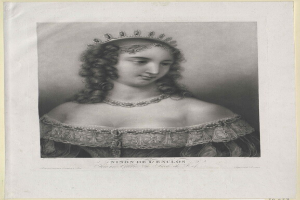 Schwarz-weißes Gravurporträt einer Frau in Tiara, prächtigem Kleid und Halskette, eingerahmt von einem Foto mit dem Text "Nina de l'enclos" darunter.
