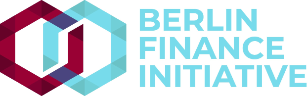 Logo der Berliner Finanzinitiative mit einem blauen Kreis mit weißer Umrandung und einem weißen 'B' in der Mitte, umgeben von einem weißen Ring mit blau-weißem Karomuster, alles auf einem weißen Hintergrund mit den Worten 'Berliner Finanzinitiative' in fetter schwarzer Schrift.
