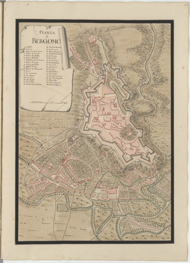 Ein detaillierter Stadtplan von Bergamo, Italien, aus einem alten Buch, der Straßen, Gebäude und Sehenswürdigkeiten zeigt und von Text über die Bevölkerung, Geschichte und Kultur der Stadt begleitet wird.