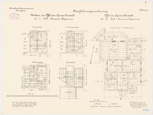 Schwarz-weißer architektonischer Grundriss des ehemaligen Bundeskanzleramts, zeigt detaillierte Planung und Text.