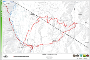 Plakat mit einer detaillierten Wanderkarte zu einem Berggipfel, einschließlich Route, Sehenswürdigkeiten und unterstützendem Text mit Logos.