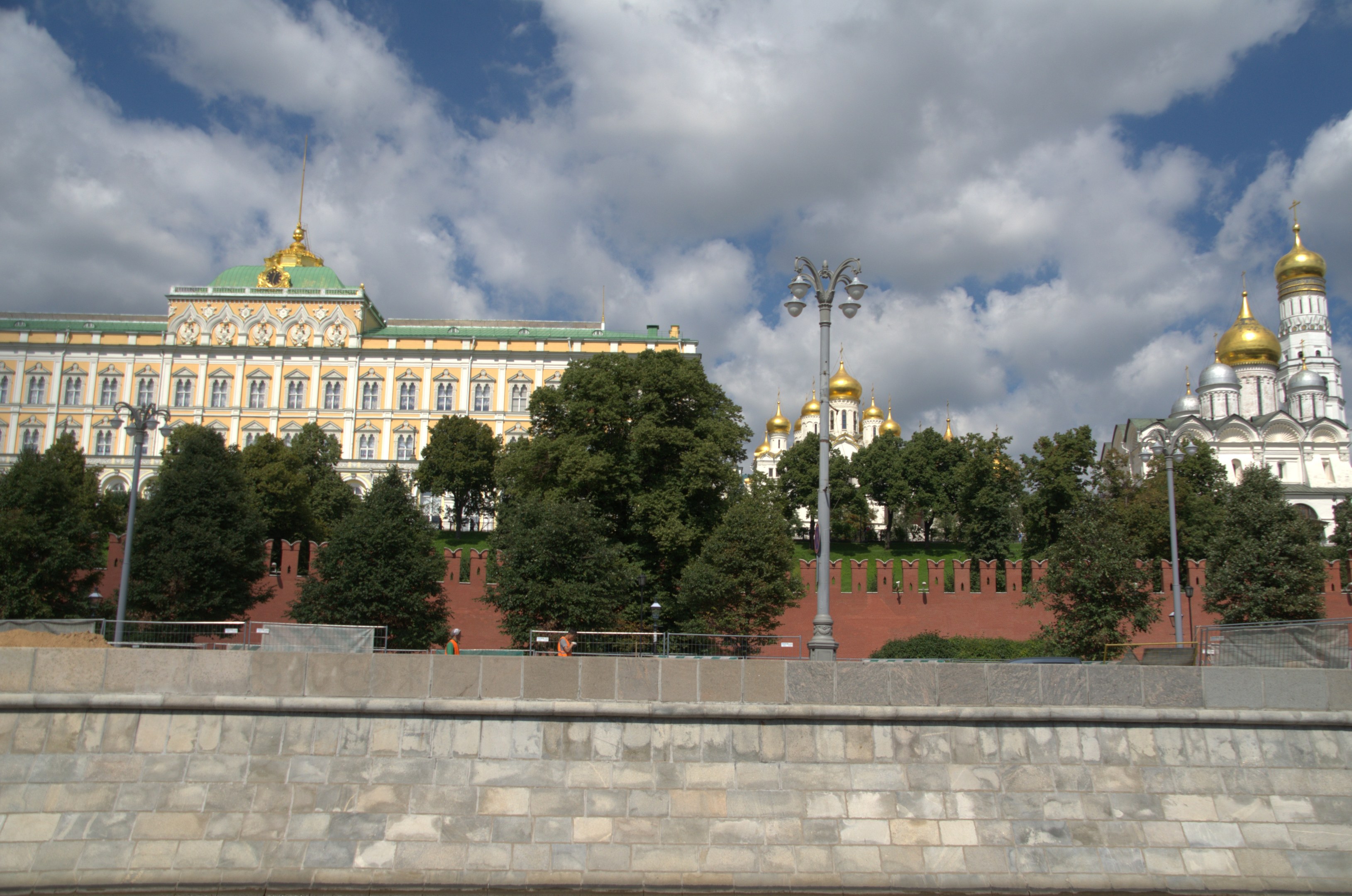 Gouverneur Dmitry Demeshin gratuliert den Einwohnern des Khabarowsker Krais zum Tag Russlands